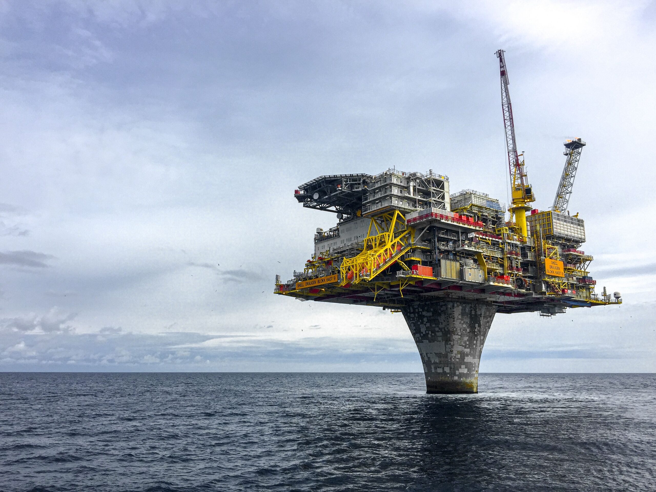 A procurement and fulfilment system for oil shipping vessels