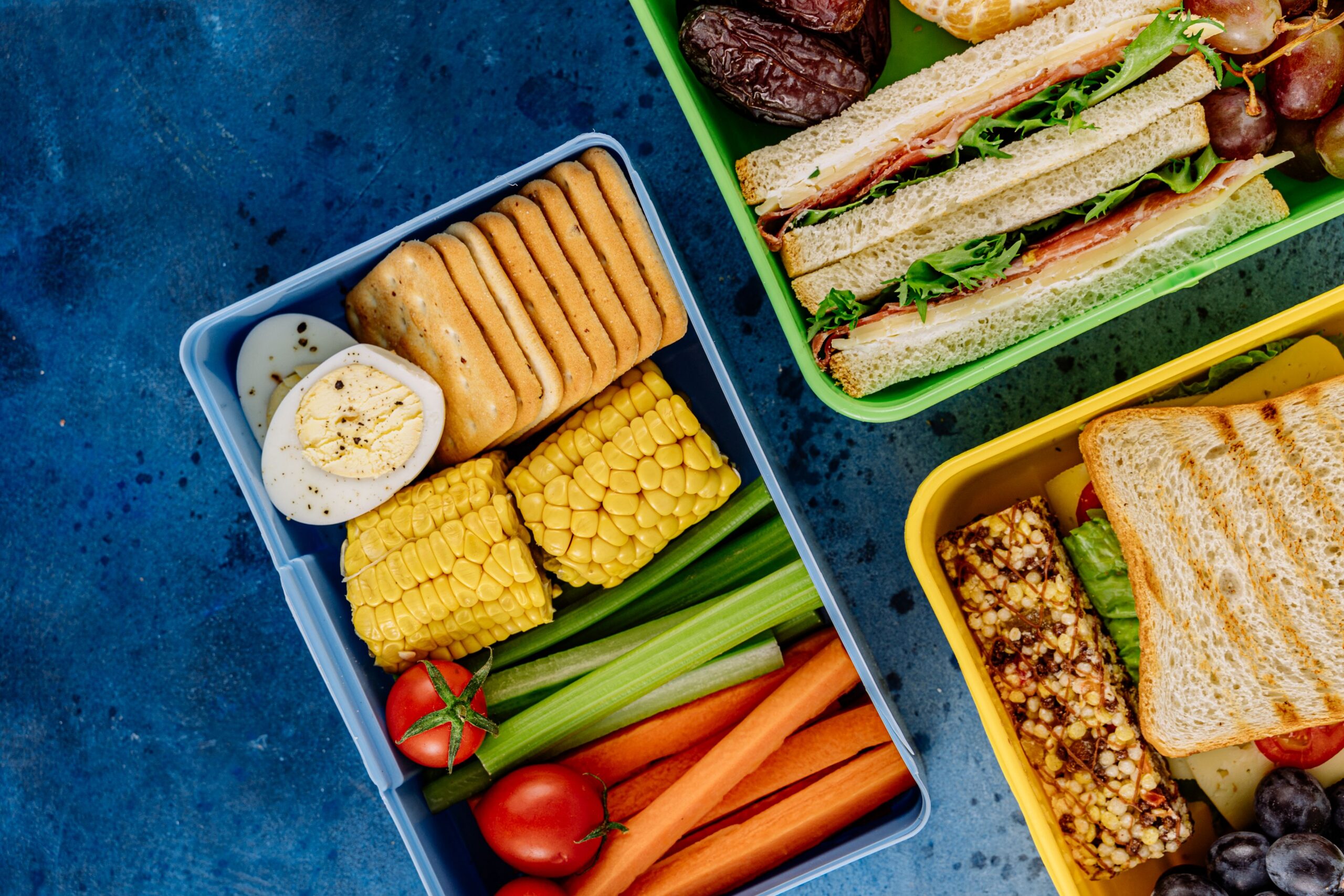 A publicly available app showing meals served at pre-schools, connected to a mobile site at the school delivering real time results